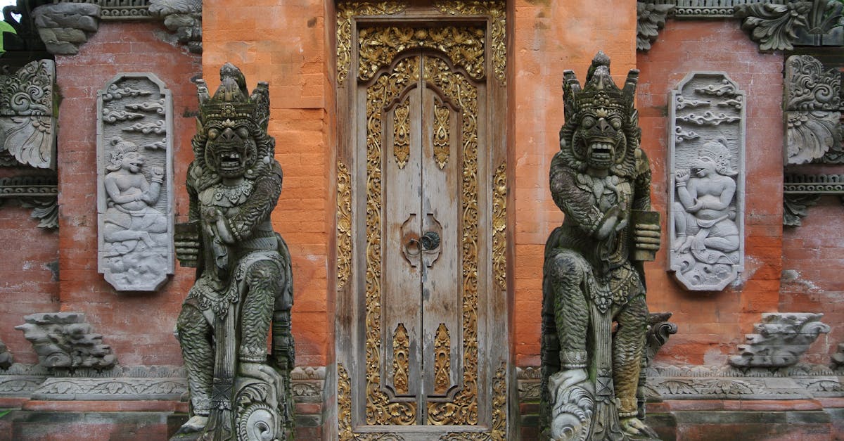 découvrez bali, une île paradisiaque en indonésie réputée pour ses plages de sable fin, ses rizières en terrasse, ses temples majestueux et sa culture unique. un voyage inoubliable entre nature, détente et spiritualité.